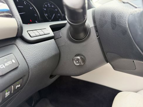 Used 2016 Lexus LS 460 AWD w/ Comfort Package image 33