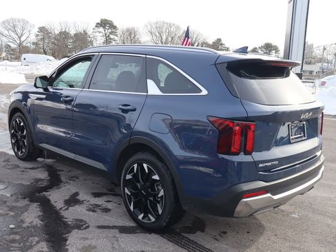 Used 2025 Kia Sorento SX image 7