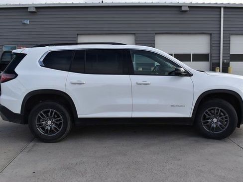 Used 2025 GMC Acadia Elevation image 4