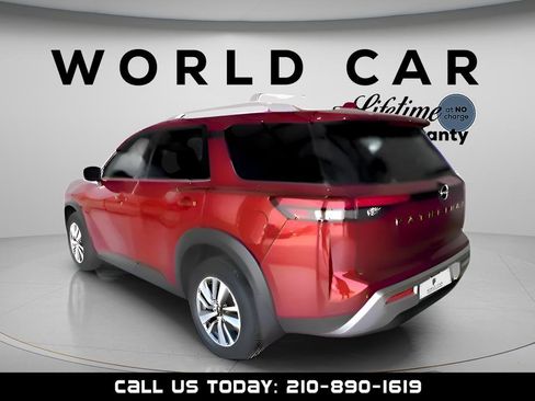 Used 2024 Nissan Pathfinder SL image 5
