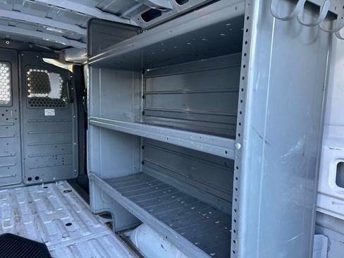 Used 2021 Nissan NV 2500 S image 15