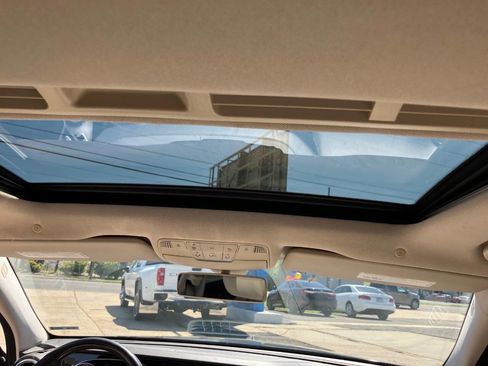 Used 2017 Mercedes-Benz E 300 image 17