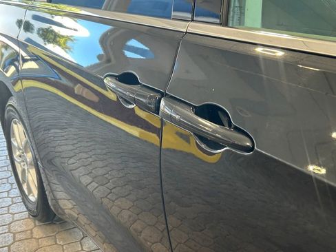 Used 2023 Chrysler Voyager LX image 20