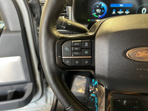Used 2023 Ford F150 Lightning Platinum AWD/4WD image 13