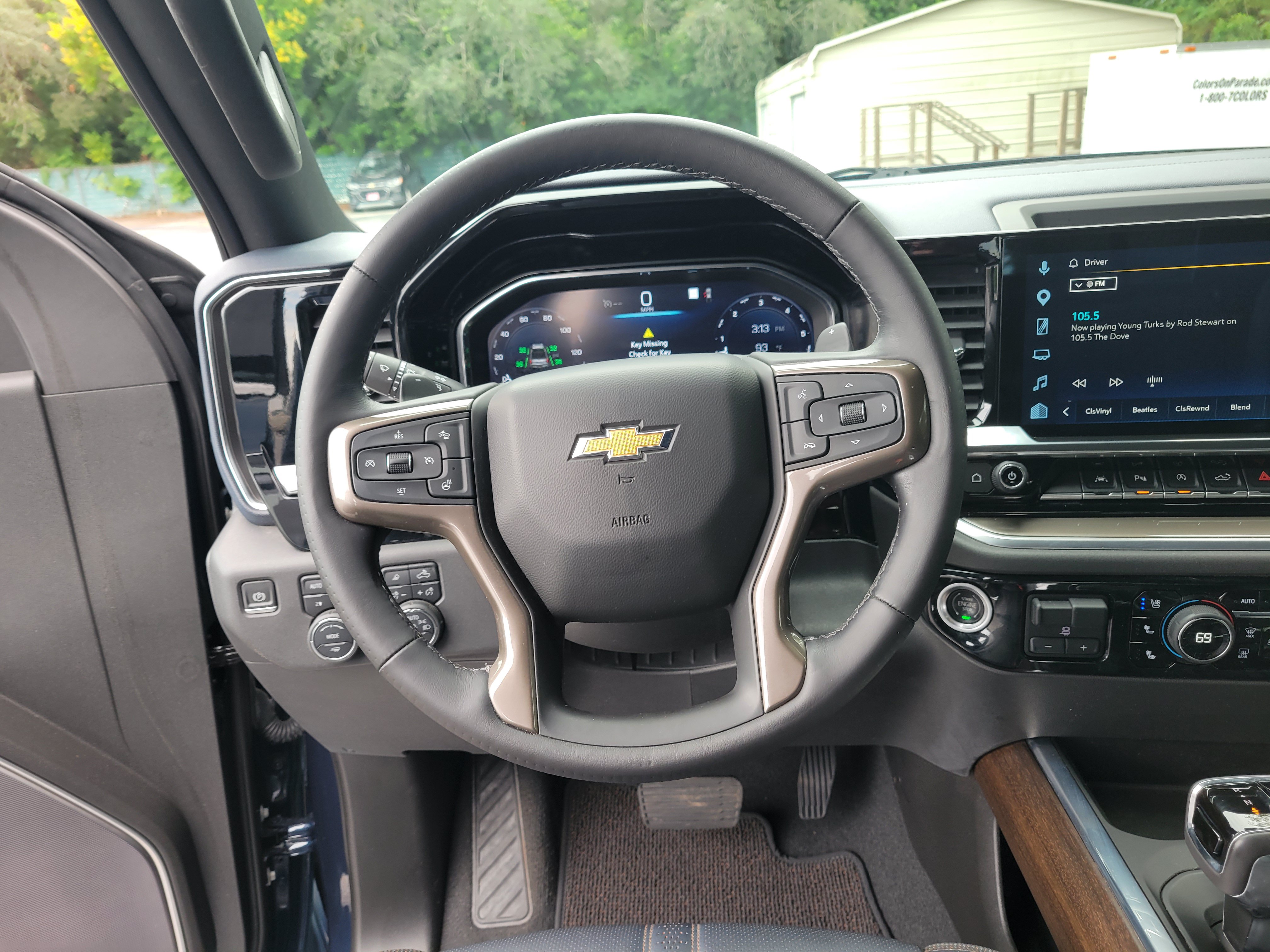 Used 2022 Chevrolet Silverado 1500 High Country w/ Z71 Off-Road Package AWD/4WD image 17