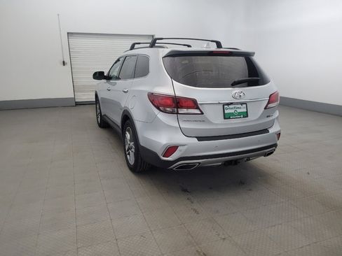 Used 2018 Hyundai Santa Fe SE image 5