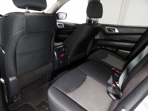 Used 2018 Nissan Pathfinder SV w/ Cargo Package image 12