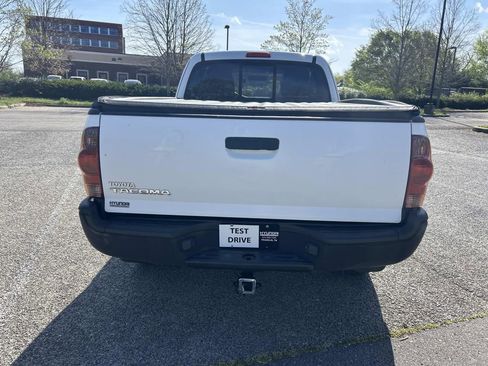 Used 2012 Toyota Tacoma 4x4 Access Cab w/ Convenience Pkg image 6