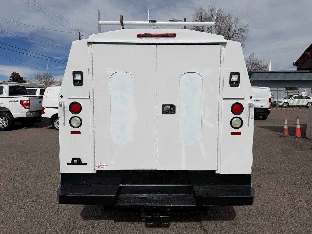 Used 2016 Chevrolet Express 3500 RWD image 8