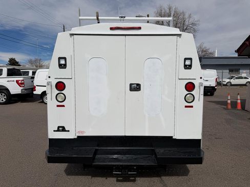 Used 2016 Chevrolet Express 3500 image 8