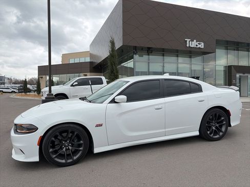 Used 2022 Dodge Charger Scat Pack w/ Navigation & Travel Group image 8