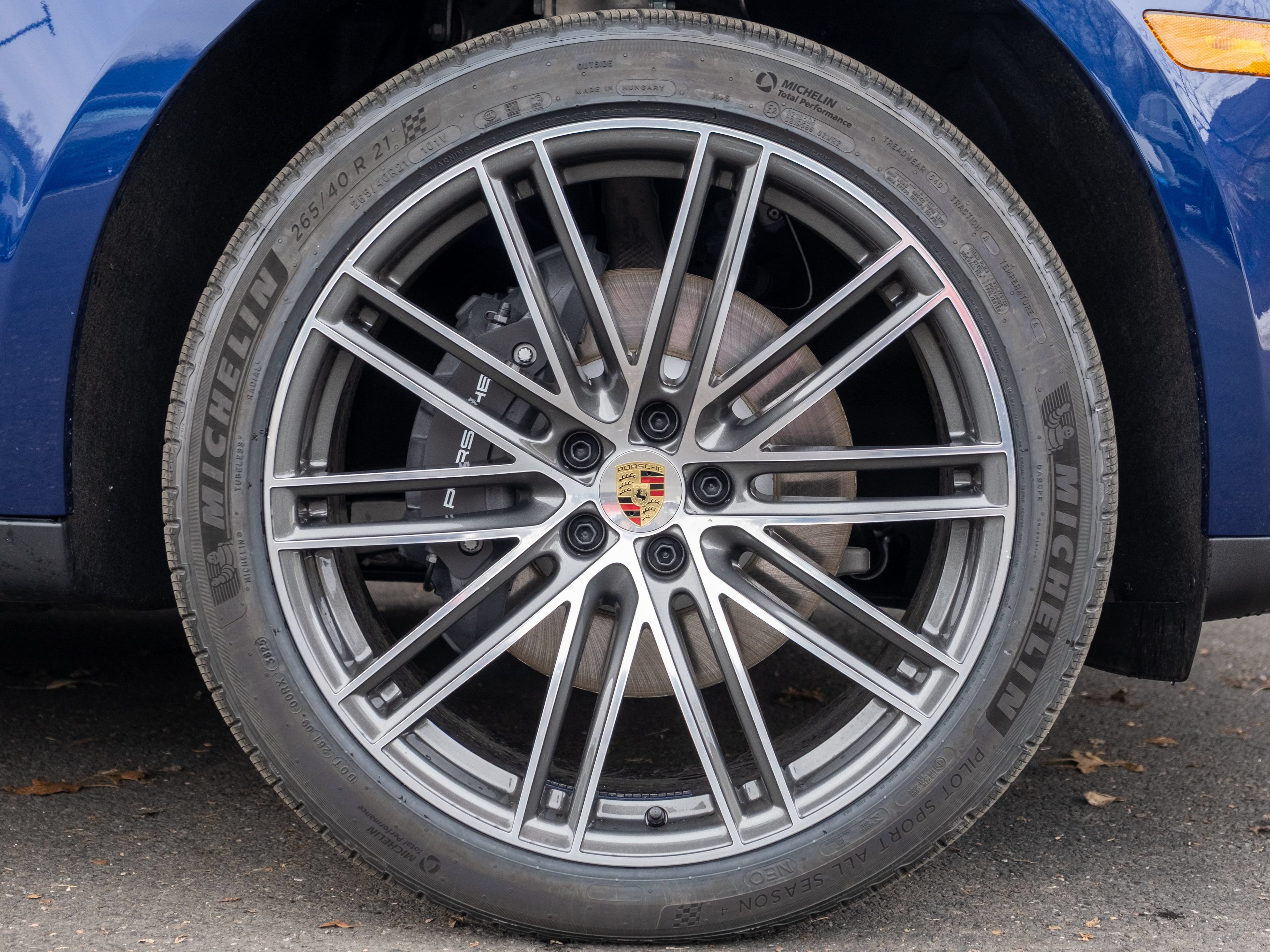 Certified 2026 Porsche Macan AWD/4WD image 15