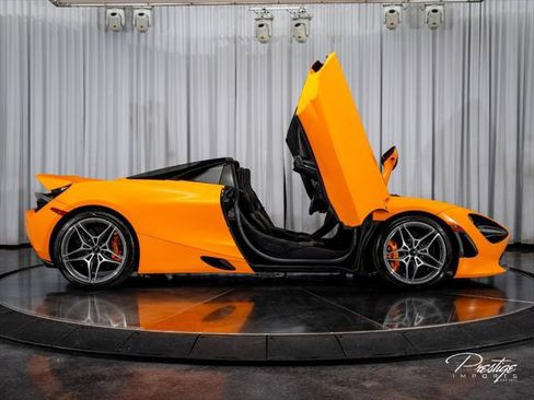 Used 2020 McLaren 720S Performance RWD image 30