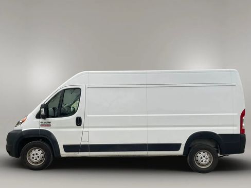 Used 2019 RAM ProMaster 2500 w/ Premium Appearance Group image 2