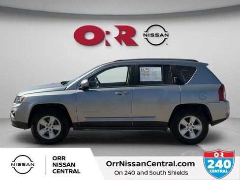 Used 2016 Jeep Compass Latitude image 8