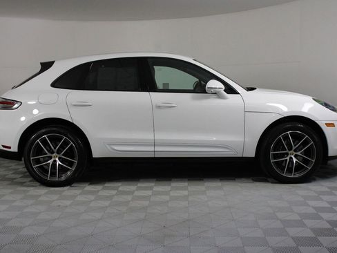 Certified 2025 Porsche Macan image 8