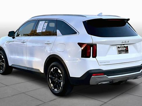 Certified 2025 Kia Sorento S image 10