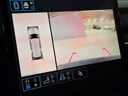 Used 2025 GMC Yukon Denali image 30