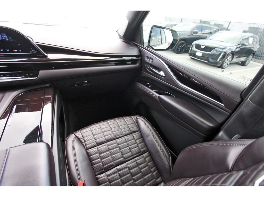 Used 2023 Cadillac Escalade Sport Platinum AWD/4WD image 10