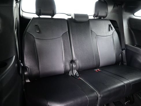 Used 2024 Toyota Sienna XSE w/ XSE Plus Package AWD/4WD image 16