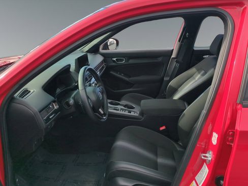 Used 2025 Honda Civic Sport image 9