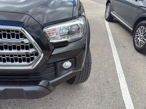 Used 2017 Toyota Tacoma TRD Off-Road w/ Tow Package (A/T) image 7