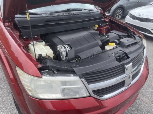 Used 2010 Dodge Journey SXT w/ Flexible Seating Group FWD image 32