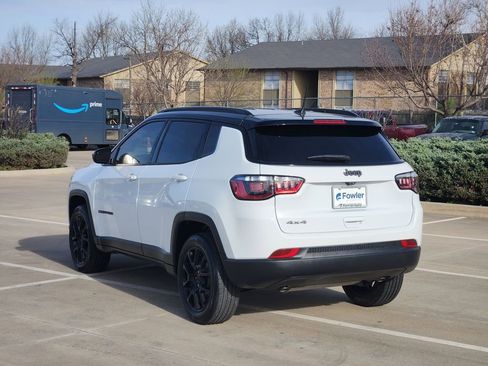 Used 2024 Jeep Compass Latitude w/ Convenience Group image 5