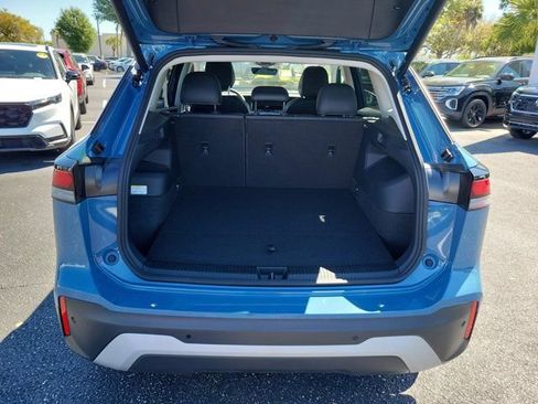 Certified 2025 Volkswagen Tiguan SE image 13