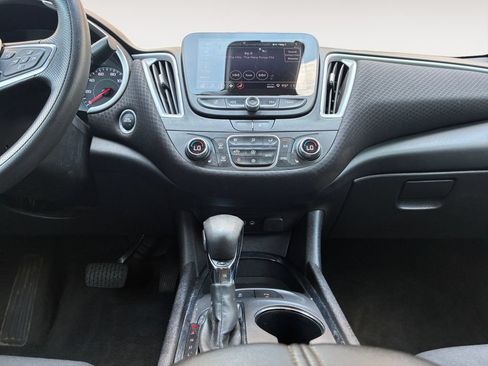 Used 2024 Chevrolet Malibu LT FWD image 11
