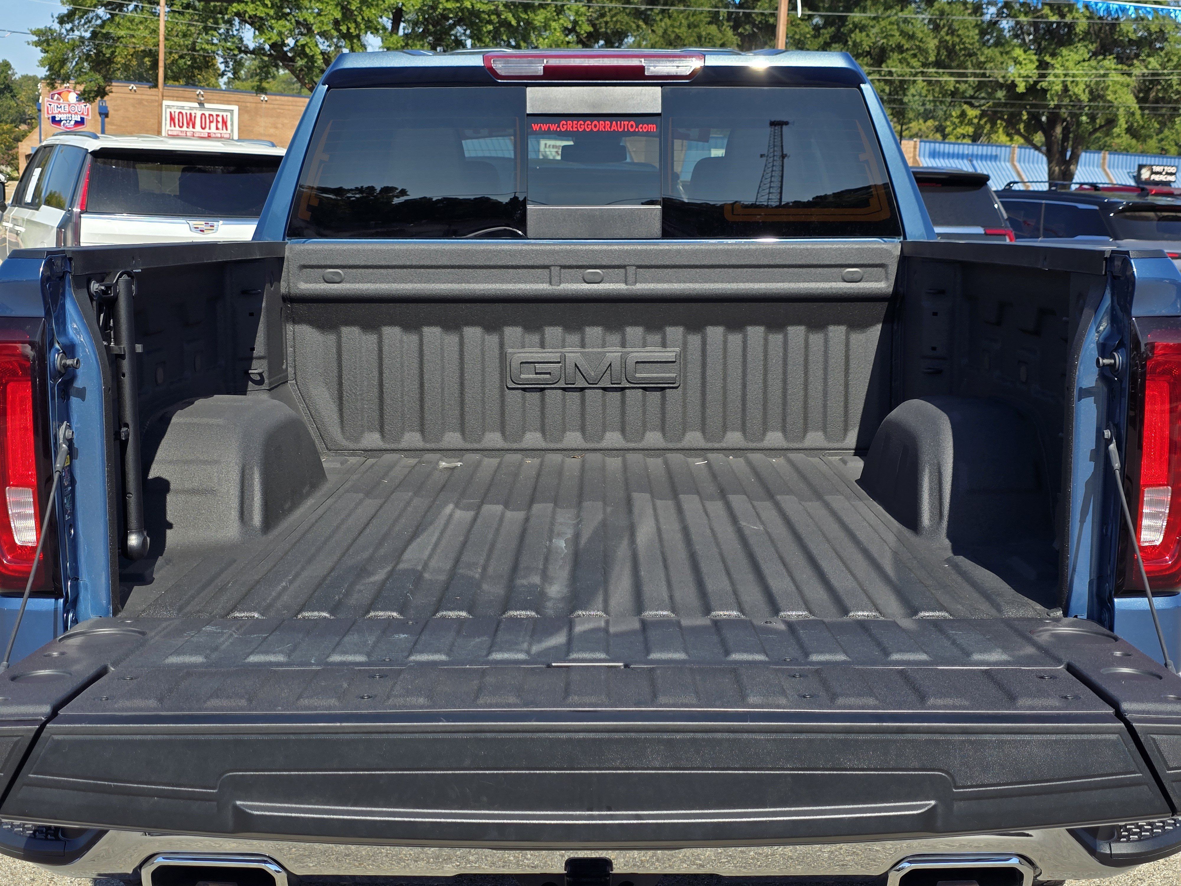 Used 2024 GMC Sierra 1500 SLT AWD/4WD image 12