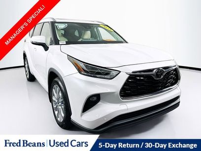 Used 2023 Toyota Highlander Limited