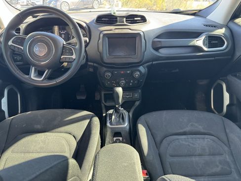 Used 2020 Jeep Renegade Latitude image 16