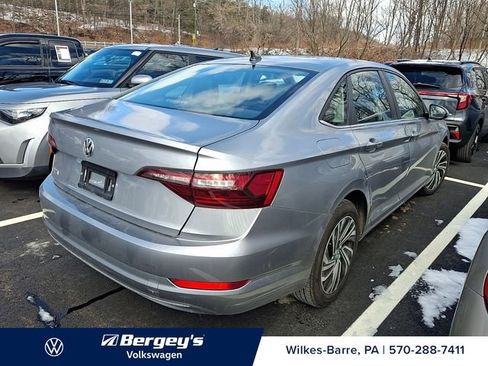 Certified 2021 Volkswagen Jetta SEL image 3