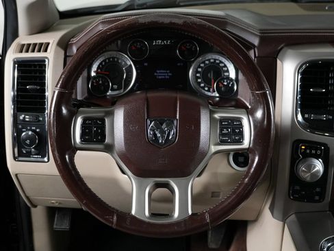 Used 2017 RAM 1500 Laramie w/ Convenience Group AWD/4WD image 16