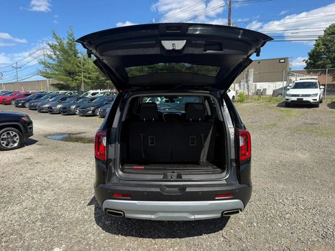 Used 2022 GMC Acadia SLE FWD image 29