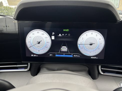 Used 2024 Hyundai Elantra SEL image 14