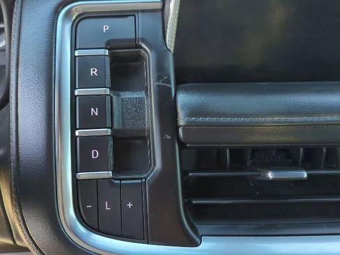 Certified 2022 Chevrolet Suburban LT image 11