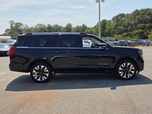 Used 2025 Ford Expedition Max Platinum w/ Driver's Package AWD/4WD image 6