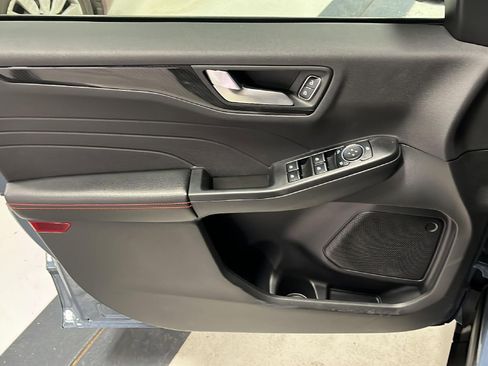 Used 2023 Ford Escape ST-Line w/ Tech Pack #1 image 11