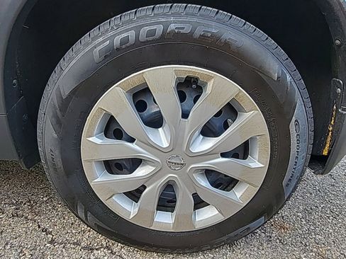 Used 2014 Nissan Rogue S image 10