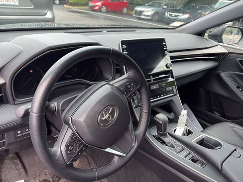 Used 2019 Toyota Avalon XLE w/ Moonroof Package FWD image 11