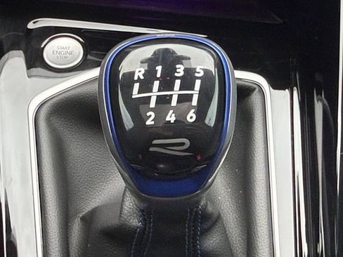 Used 2024 Volkswagen Golf R image 25