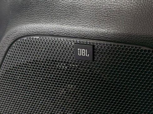 Used 2019 Toyota Tacoma TRD Off-Road image 17