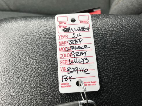 Used 2024 Jeep Wrangler Unlimited image 32