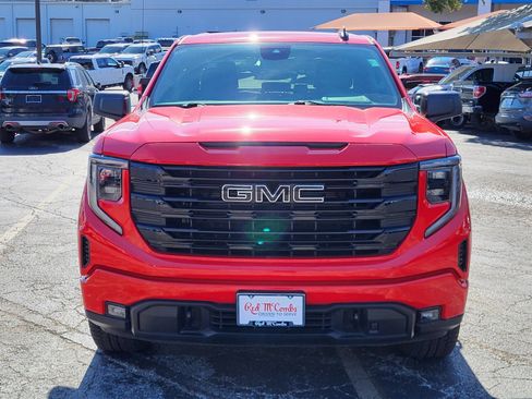 Used 2024 GMC Sierra 1500 Elevation w/ LPO, Elevation Black Package image 8
