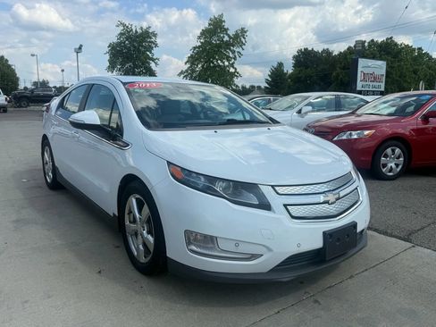 Used 2013 Chevrolet Volt Premium w/ Premium Trim Package image 2