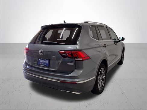 Used 2018 Volkswagen Tiguan SEL AWD/4WD image 13