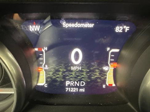 Used 2018 Jeep Wrangler Unlimited Sahara AWD/4WD image 19