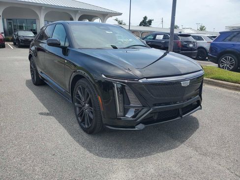 New 2026 Cadillac Lyriq V image 8